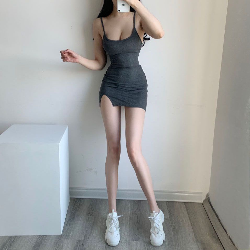 ZZ Bone ZZ Niche Đầm Hai Dây Ôm Dáng Xẻ Tà Hông Vừa Vặn Màu Trơn Gợi Cảm