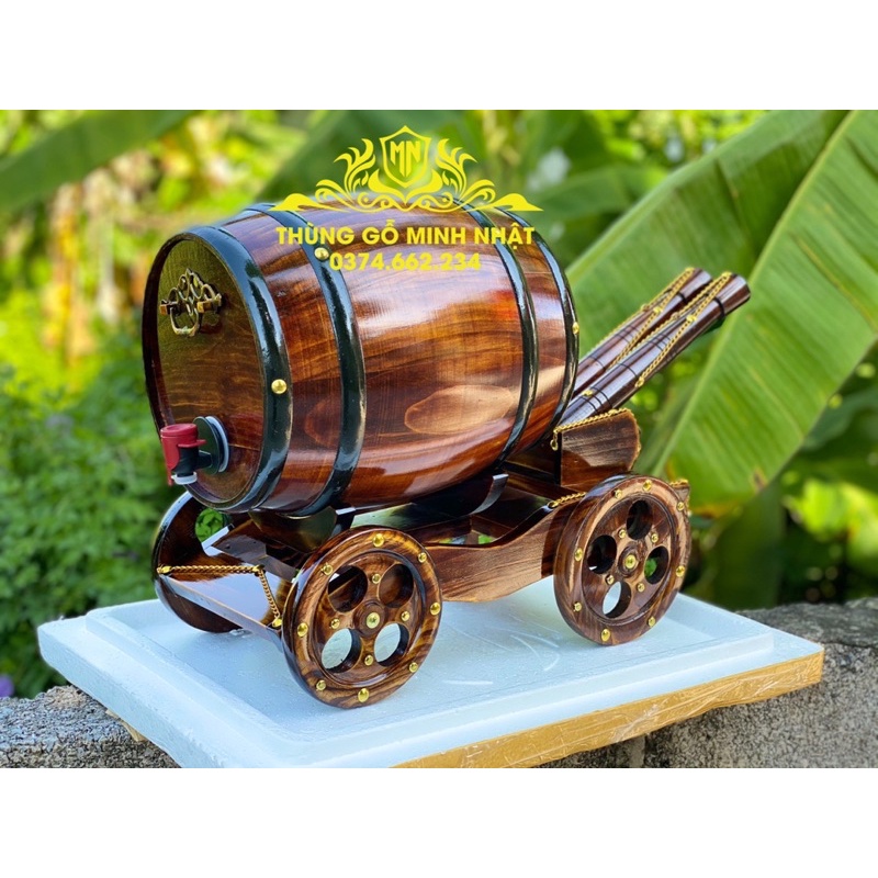 Xe pháo kéo bom trống gỗ