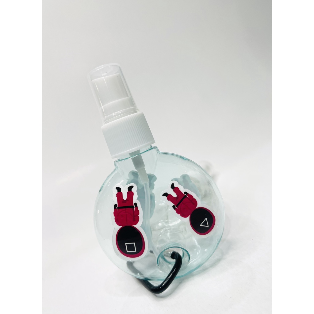 Bình xịt hình tròn 50ml tặng kèm sticker squid game và móc treo tiện dụng