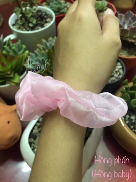 Cột tóc Scrunchies voal gam màu hồng