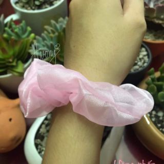 Cột tóc Scrunchies voal gam màu hồng