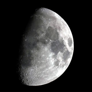 Kính thiên văn Celestron AstroMaster 130 EQ
