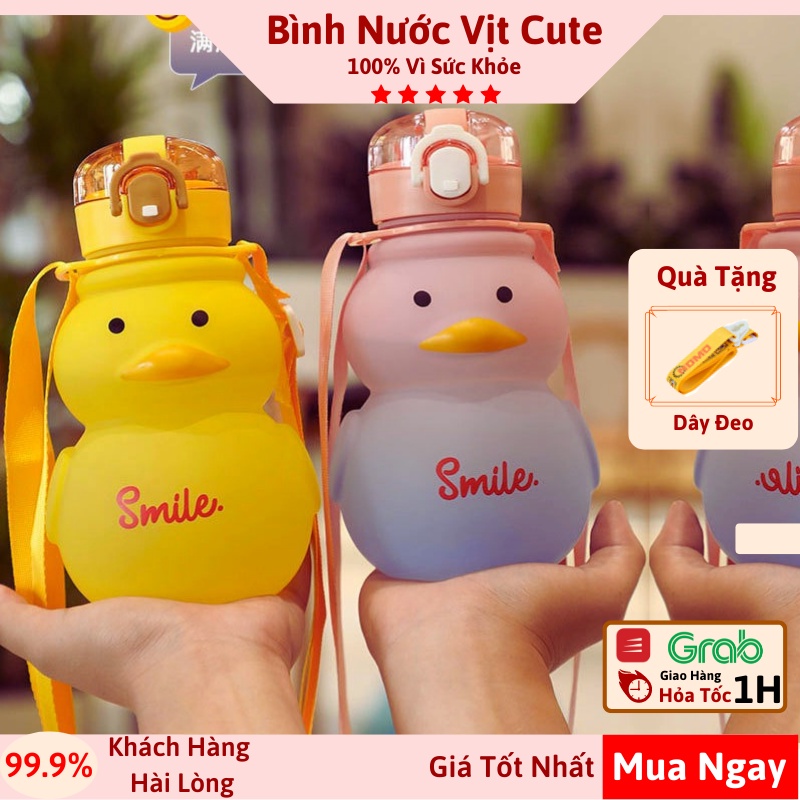 Bình đựng nước nhựa dễ thương hình chú vịt cute 650ml chịu nhiệt Bình nước có ống hút cho bé cá nhân tặng dây đeo titi