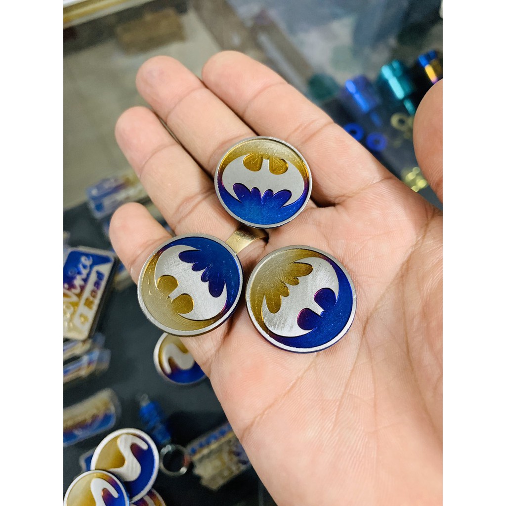 tem titan lên màu tự nhiên