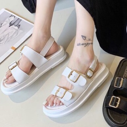 Về Hàng: Sandal 2 quai khóa vuông đế siêu nhẹ 3cm, sandal nữ đi học- dép bánh mì siêu nhẹ