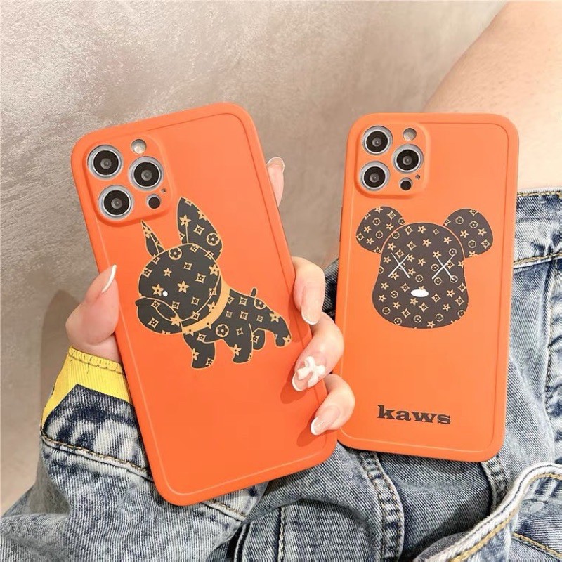 Ốp Lưng K.a.w.s và Bull Cam