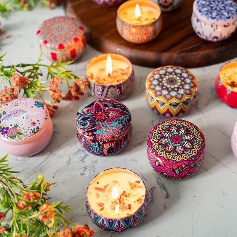 Nến thơm HANDMADE Sáp Cọ Tinh dầu Thiên nhiên kiểu Hộp thiếc vừa tay hoa văn Vintage - 9293store - 9293decorcandle