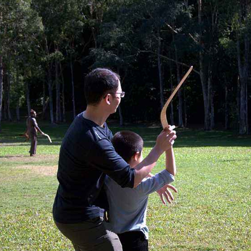 Đồ chơi boomerang hình chữ v thích hợp vui chơi ngoài trời