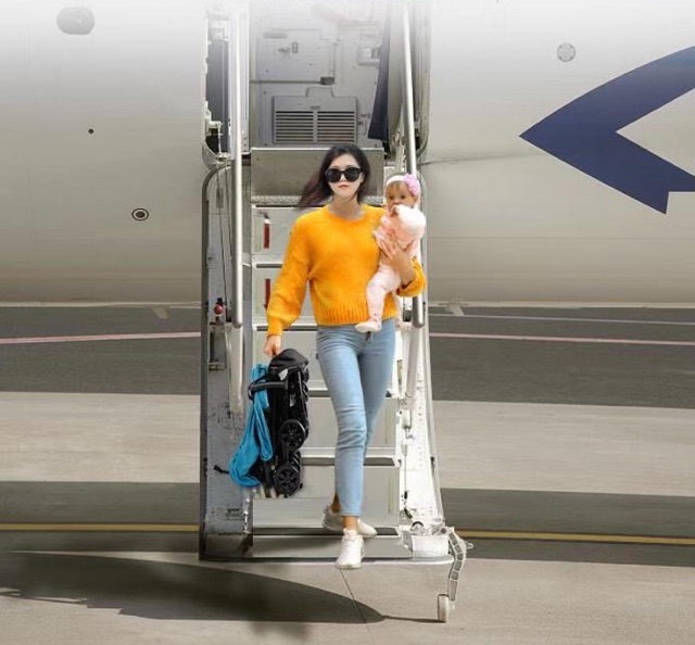 Xe đẩy gấp gọn như balo siêu nhẹ đẹp babythrone