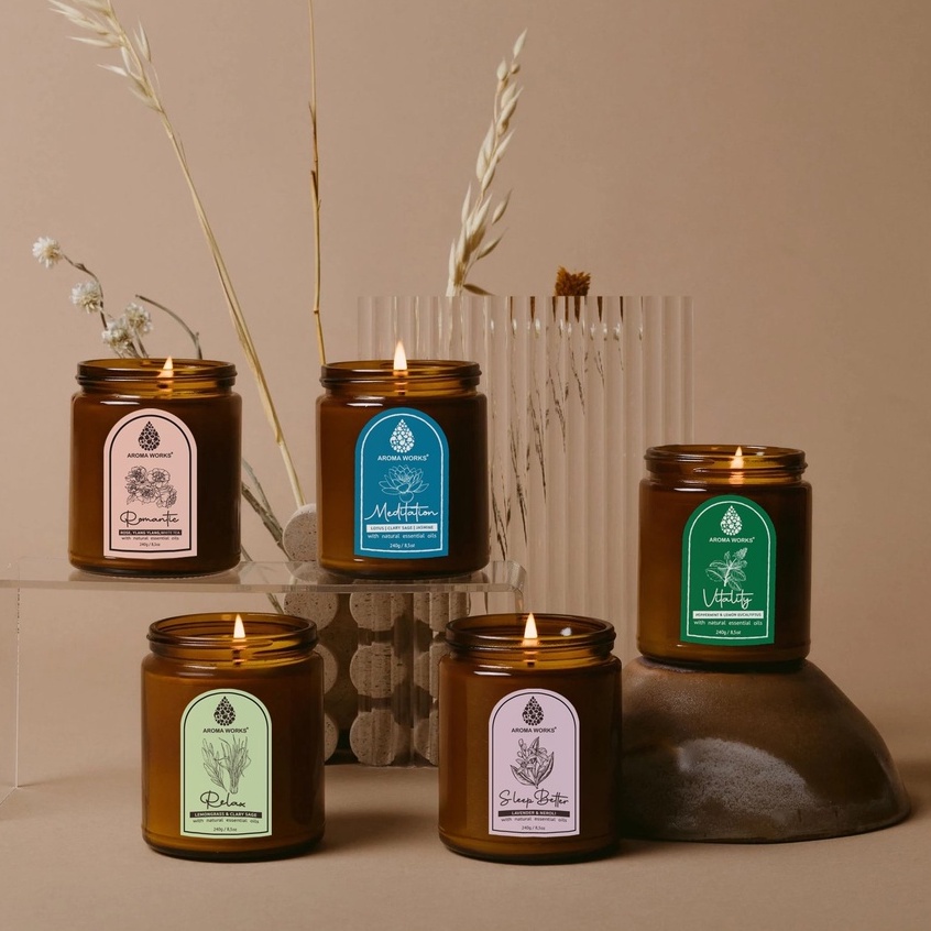 Nến thơm tinh dầu Aroma Works liệu pháp mùi hương giúp dễ ngủ, thư giãn, thoải mái, lãng mạn, tăng năng lượng 240g