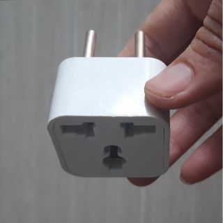 Cục chuyển phích cắm 3 chân sang 2 chân.