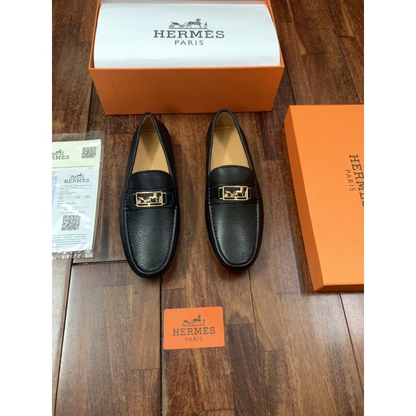 Giày lười nam moca HM, giày da thật đế cao su non, lót da. Form dáng không bai bền chắc. Hàng super fullbox thẻ bill