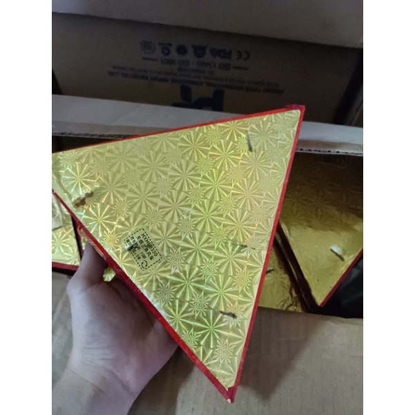 Tam giác xoay dùng cho lễ tết
