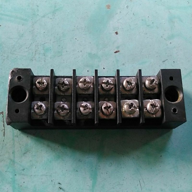 cầu đấu điện (domino)