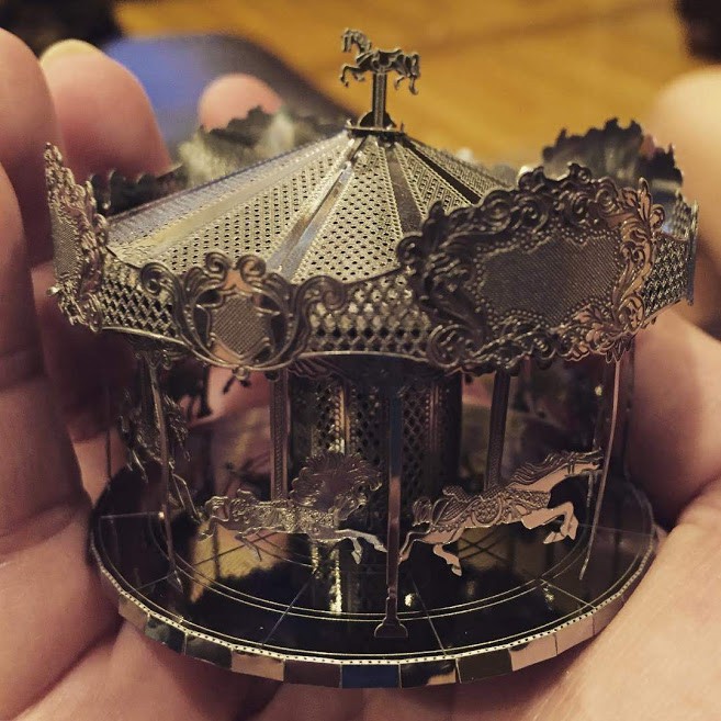 MÔ HÌNH 3D KIM LOẠI LẮP RÁP VÒNG QUAY NGỰA GỖ - HÀNG NHẬP KHẨU