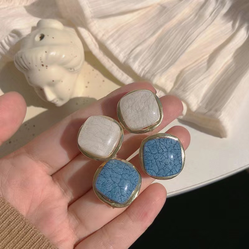 Khuyên Tai Đính Đá Pha Lê Xanh Dương Và Trắng Phong Cách Hàn Quốc Đơn Giản