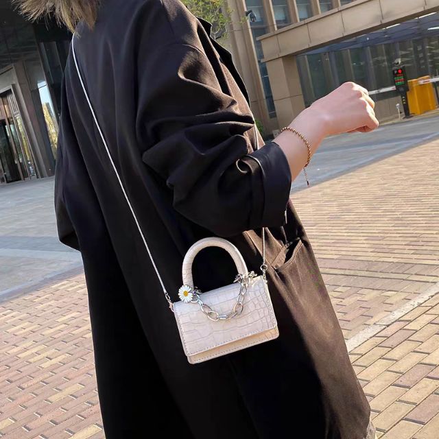 Túi sách mini đeo chéo hoa cúc