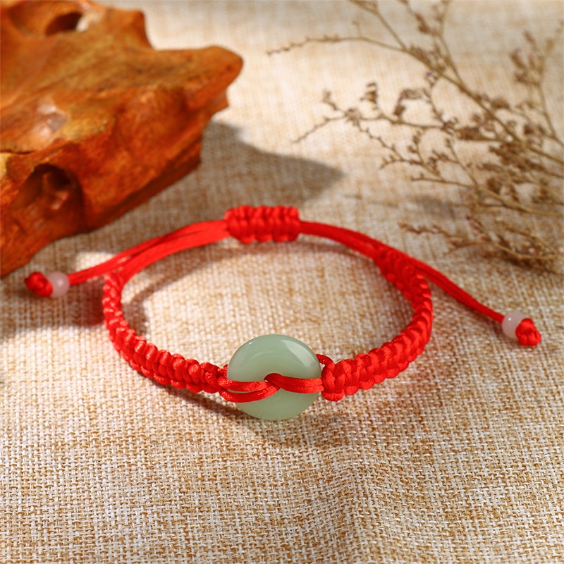 Vòng Tay Dây Đỏ May Mắn Cho Cặp Đôi