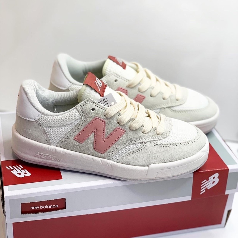 Giày thể thao sneaker chữ N 300 kem phối hồng