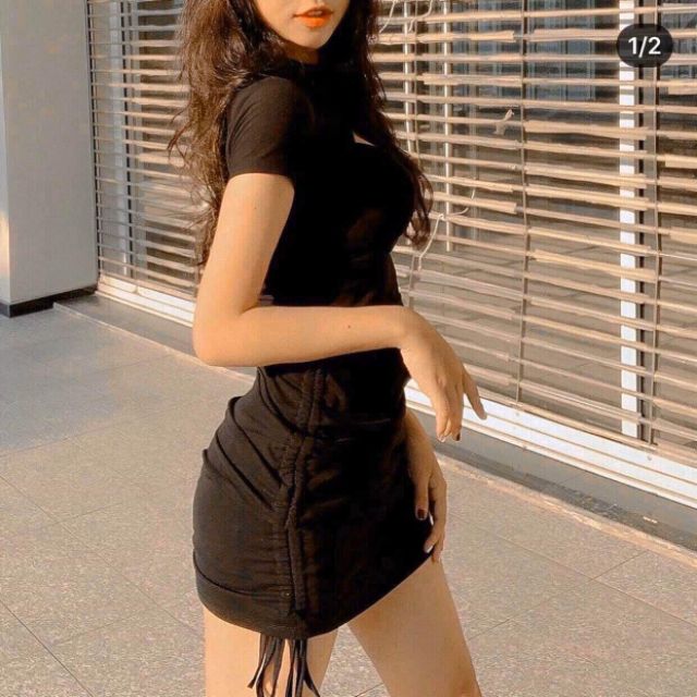Váy ôm body khoét ngực rút dây sườn