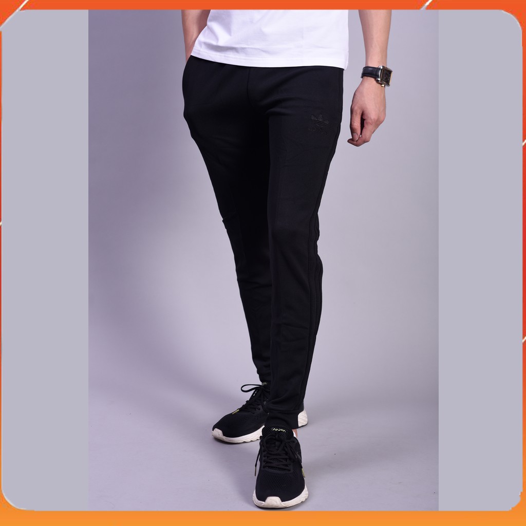 Quần Jogger Nam 3 Sọc Đen Logo Thêu, Ống Bo Phong Cách Thể Thao DA114