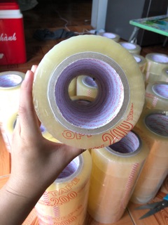 Băng keo dán thùng ( lẽ 1 cuộn 200ya 400G )