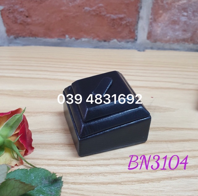Tháp vuông da 1 móc trưng bày nhẫn đơn