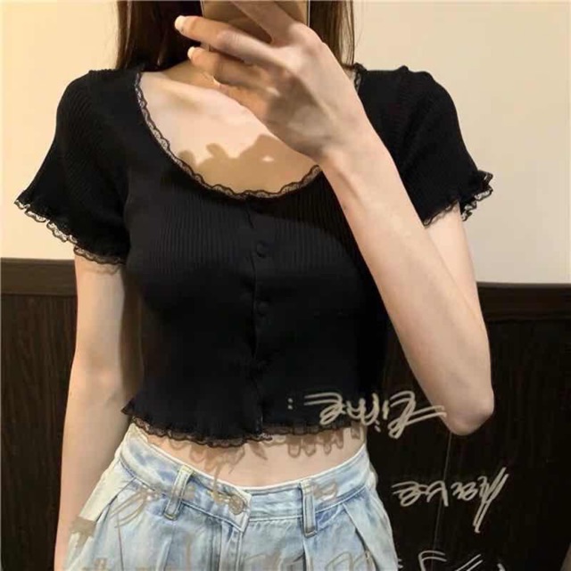 Áo len croptop cúc mở pha ren