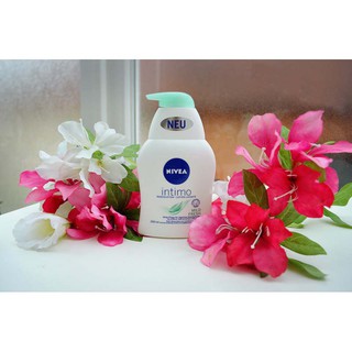 Dung dịch vệ sinh phụ nữ Nivea Intimo Mild Fresh (250ml)