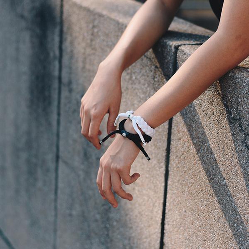 [Mã FASHIONCB232 hoàn tối đa 15K xu đơn 50K] Vòng tay cặp đôi phối khóa kim loại thời trang | BigBuy360 - bigbuy360.vn