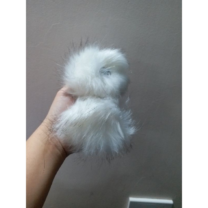 Quả bông / quả pom / quả lông gắn mũ len.khách vui lòng ib chọn màu ạ.