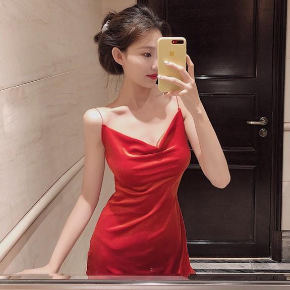 Đầm Hai Dây Cổ Chữ V Chất Liệu Nhung Quyến Rũ Thời Trang Mùa Xuân