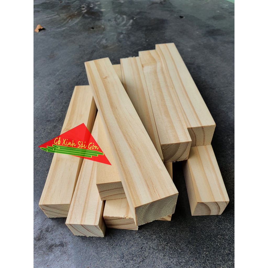 Thanh gỗ thông vuông 3x3cm,dài 20cm-30cm-40cm-50cm-60cm đã bào láng đẹp 4 mặt dùng làm khung sườn, mô hình, decor....