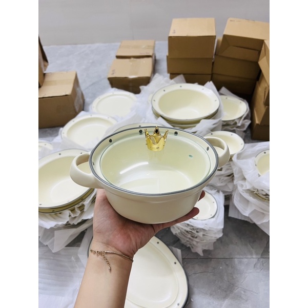 Chọn bộ bát đĩa ăn gia đình phong cách đơn giản hiện đại