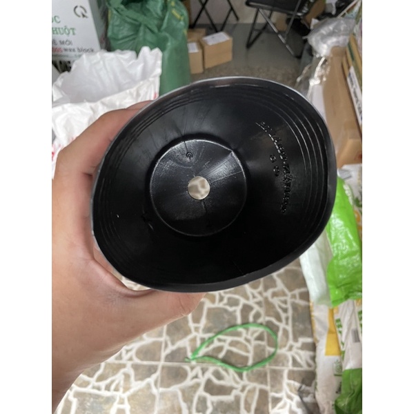 Chậu nhựa đen C5  dày đầy bền để trồng cây