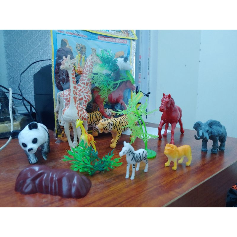 Bộ đồ chơi mô hình thú rừng cho bé . 1 túi với nhiều con vật