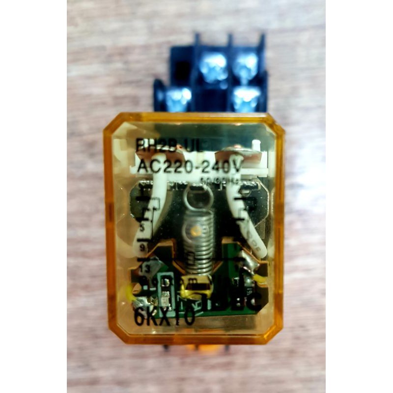 Relay role trung gian IDEC RH2B - UL 8 chân to 12V 24V 110V 220V