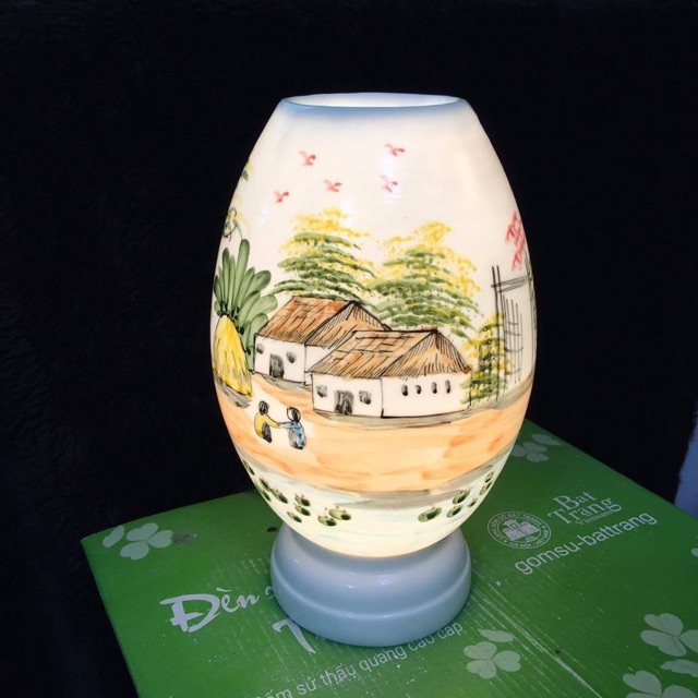 Đèn xông tinh dầu dáng bom cao 22cm