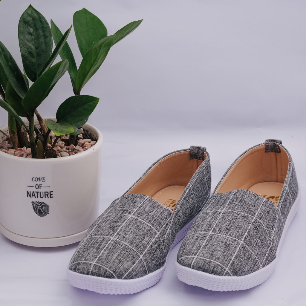 GIÀY LƯỜI Ô VUÔNG💕𝑭𝑹𝑬𝑬𝑺𝑯𝑰𝑷💕[Giá gốc tận xưởng] | BigBuy360 - bigbuy360.vn