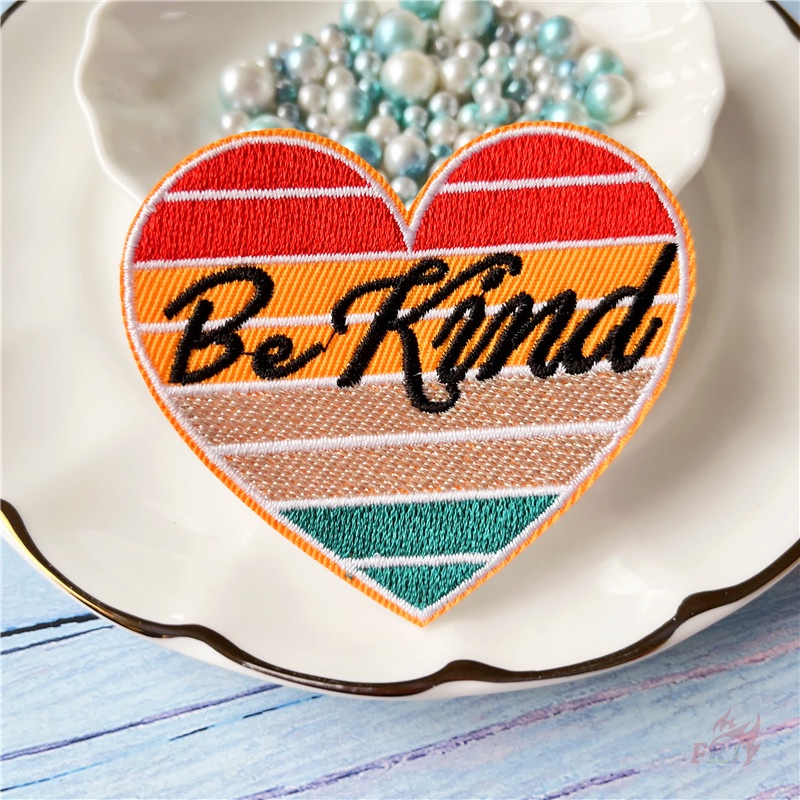 ☸ Tình Yêu Là Tình Yêu - Miếng Dán Vá Sắt ☸ 1 Miếng Dán Patch Ủi Hình Trái Tim Nhiều Màu Sắc