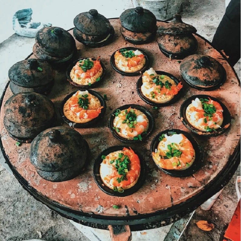 Lò bánh căn đất nung, gốm Bàu Trúc - 16 chén