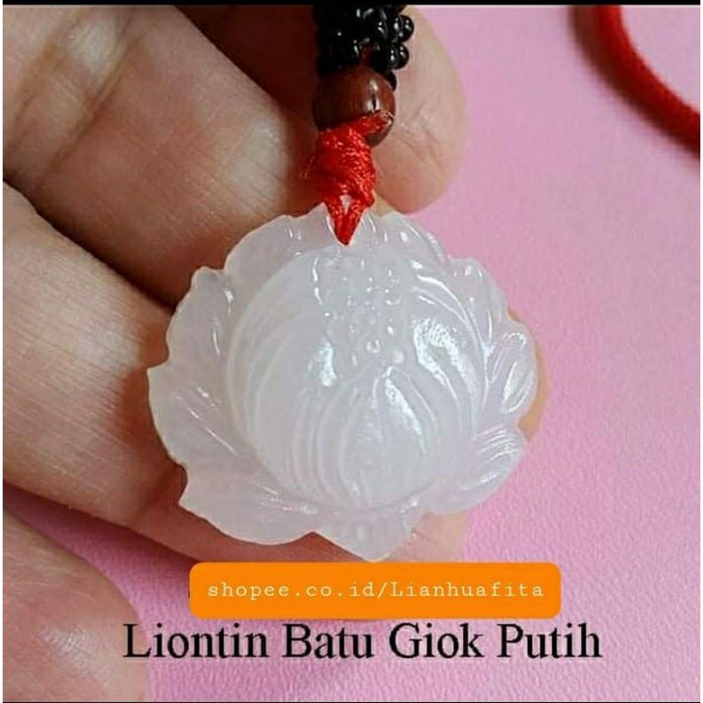 Mặt dây chuyền đá ngọc bích trắng khắc hoa
