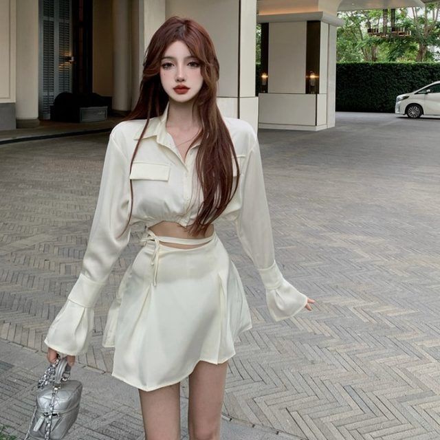 Fashionable leisurely suit women's summer 2022 new short Korean version sexy slim shirt temperament half-body suit