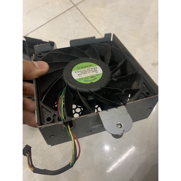 Quạt delta,nmb 12v 1.6A đến 3.0A, vuông 12cm