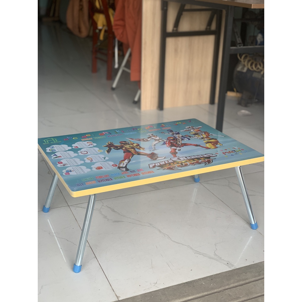 Bàn Học Sinh Chân Ống Kích Thước 50x70x30cm (RxDxC)