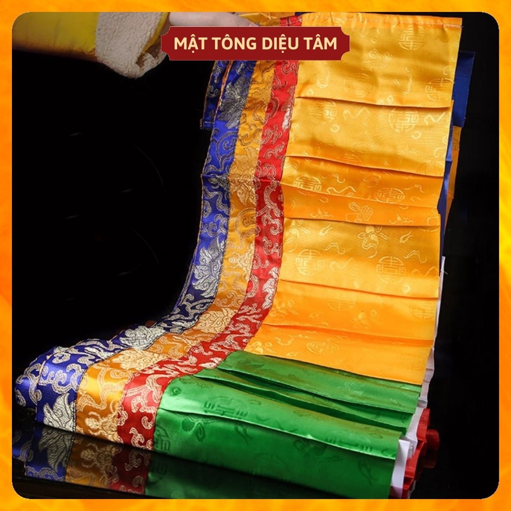 Rèm quây bàn thờ, chân tường phòng thờ trang trí màu sắc mật tông