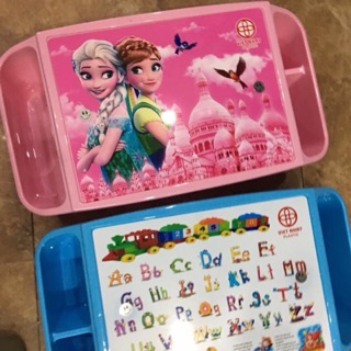 Bàn nhựa ngồi học cho bé