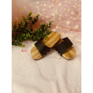 Guốc mộc trẻ em