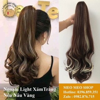 Tóc Giả Ngoạm Light Cao Cấp Trắng Xám - Nền Nâu Vàng