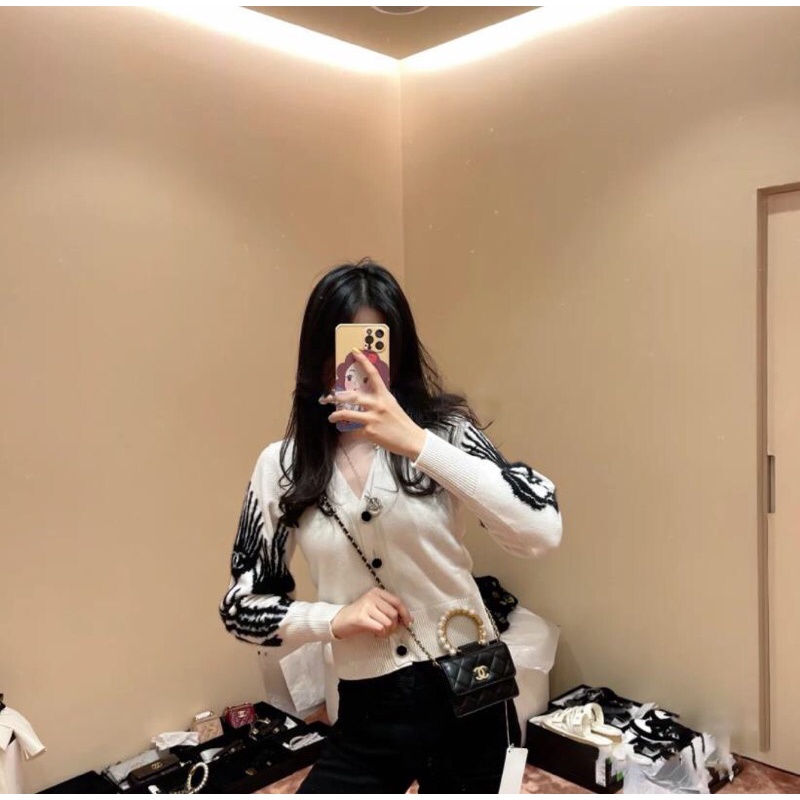 Áo khoác len cadigan nữ dệt kim hình công tay áo dáng ngắn Quảng Châu